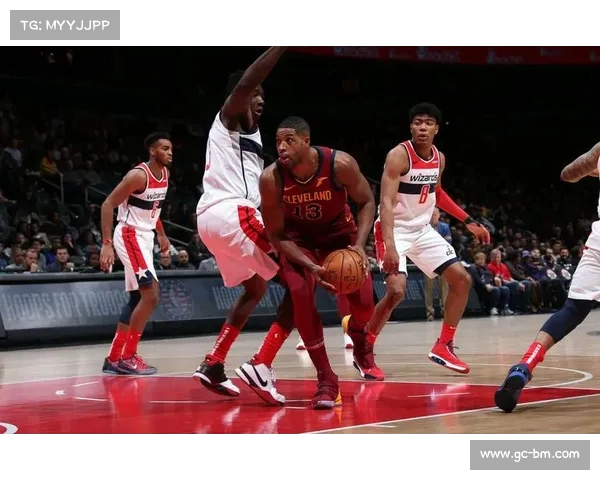 NBA巅峰对决再度上演 超级巨星激烈争锋挑战历史荣耀